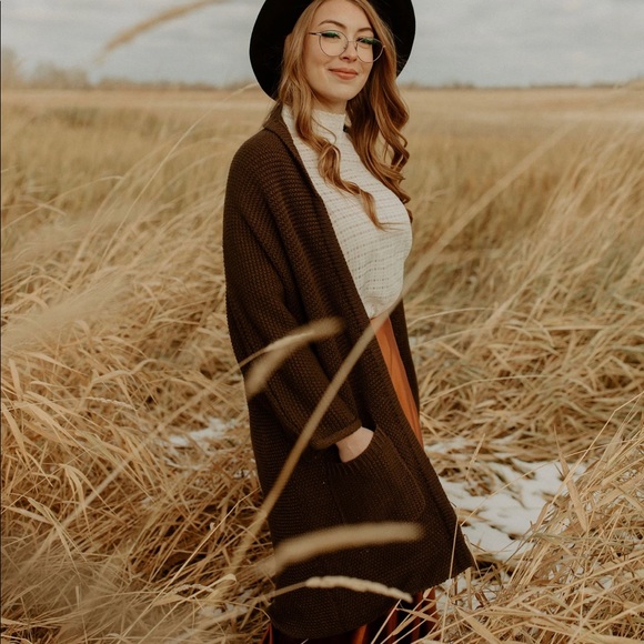 ISO The Erinn Cardigan - Picture 1 of 1